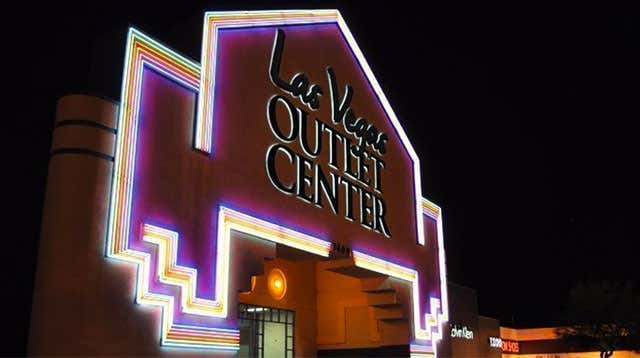 Las Vegas South Premium Outlets - Opening hours and location