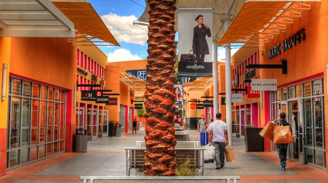 Las Vegas Premium Outlets  North vs. South 